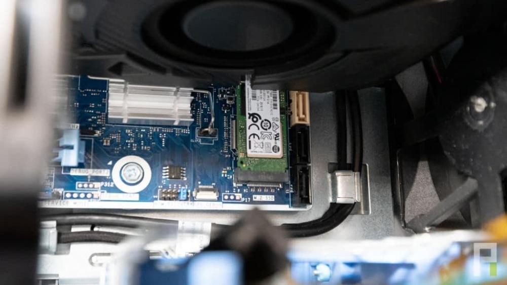 aurora-r8-UC-inside-m-2-ssd-1024x576.jpg